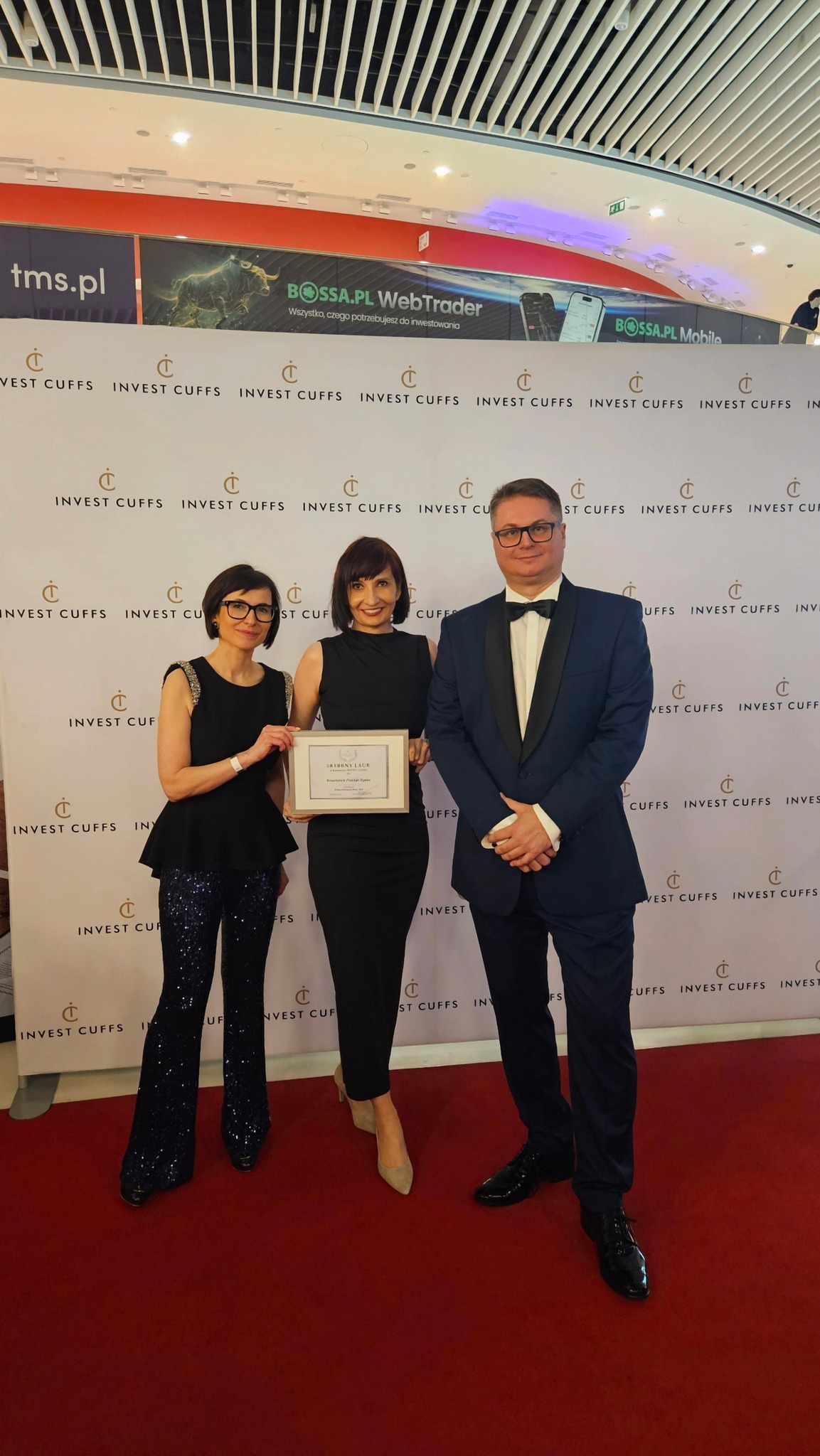 Wręczenie Srebrnego Lauru Invest Cuffs kwartalnikowi „Praktyk Rynku”
