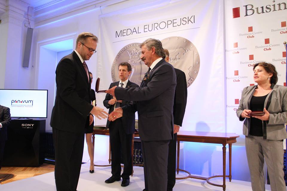 MEDAL EUROPEJSKI DLA PROJEKTU ŻÓŁWIA — archiwum VSA Trader — zdjęcie 2