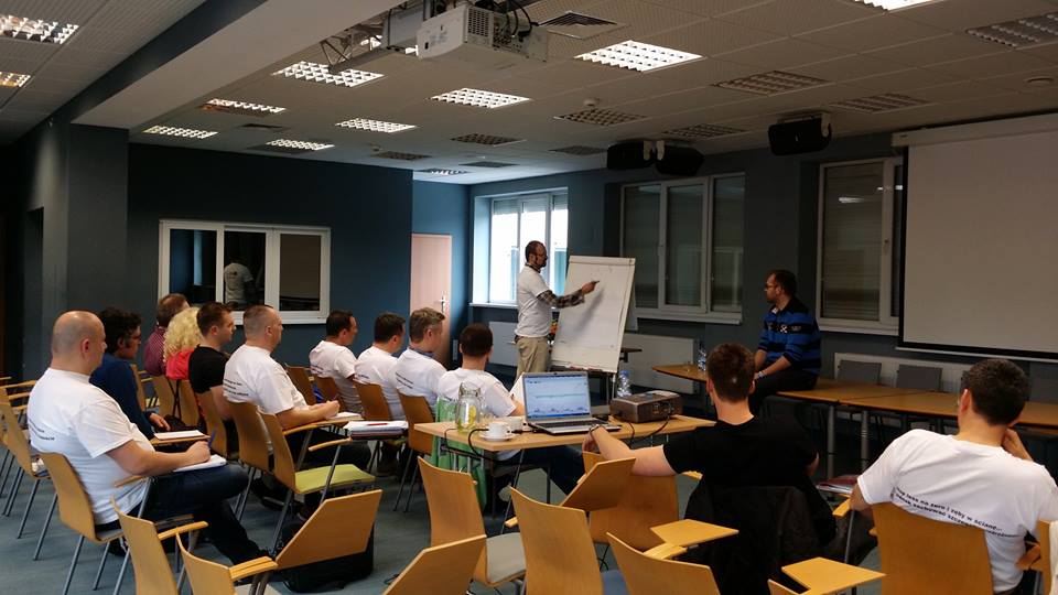 ZJAZD ABSOLWENTÓW PIERWSZEJ GRUPY ŻÓŁWIA — archiwum VSA Trader — zdjęcie 2